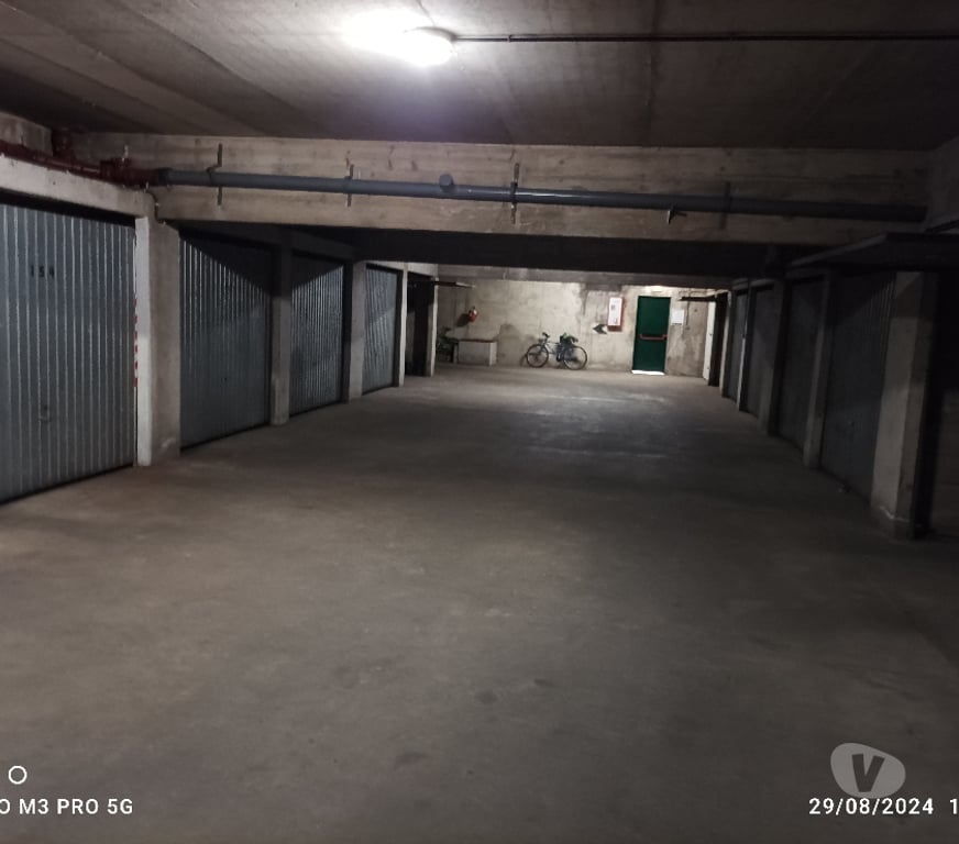 Parkings - Garages Var St Cyr sur Mer - 83270 - Photos Vivastreet Location garage fermé et sécurisé 14 m2