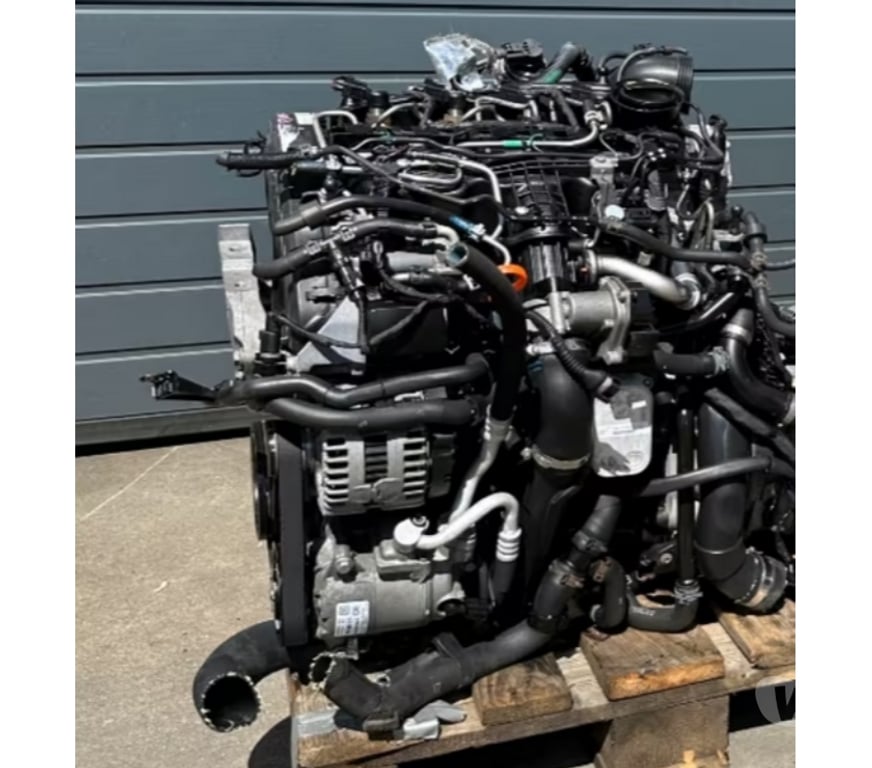 Pièces et services auto Paris Paris 1er ardt - 75001 - Photos Vivastreet Moteur VOLKSWAGEN 1.6 TDI code: CAY CAYB complet, garantie