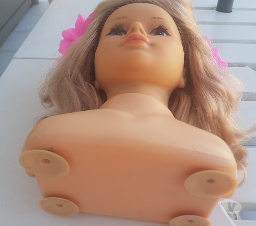 Jeux - Jouets Essonne Juvisy sur Orge - 91260 - Photos Vivastreet tete à coiffer et accessoires