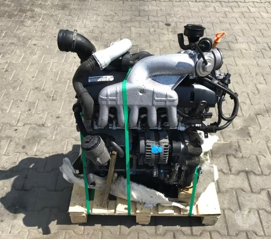 Pièces et services auto Paris Paris 1er ardt - 75001 - Photos Vivastreet Moteur Volkswagen 2.5 TDI code: AXD complet, garantie