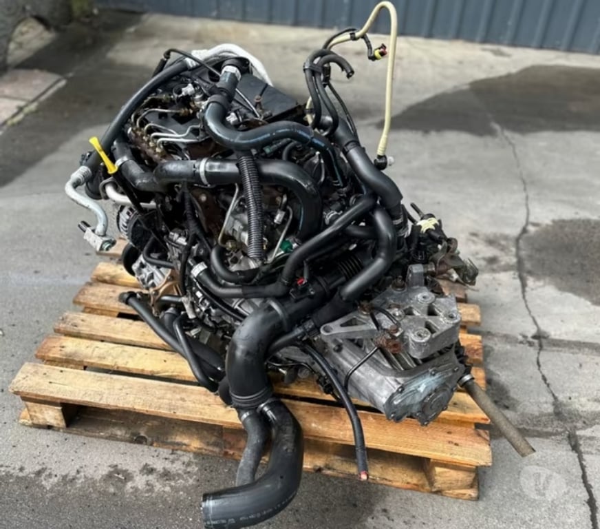 Pièces et services auto Paris Paris 1er ardt - 75001 - Photos Vivastreet Moteur Citroen 2.2 HDI code: 4HU complet, garantie