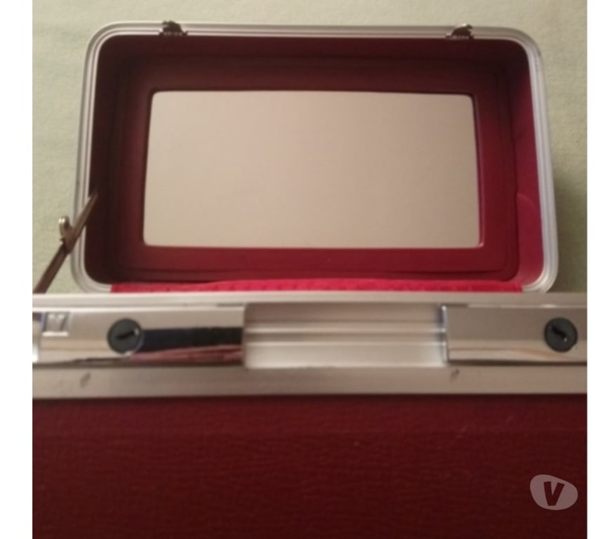 Accessoires - Bagagerie Seine-Saint-Denis La Courneuve - 93120 - Photos Vivastreet Vanity case mallette de voyage