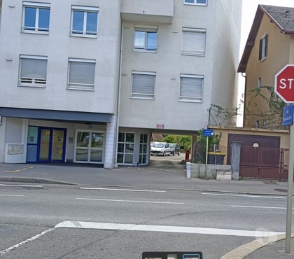 Location parking & garage Annecy Haute-Savoie - Photos Vivastreet Loue garage proche centre courier et gare