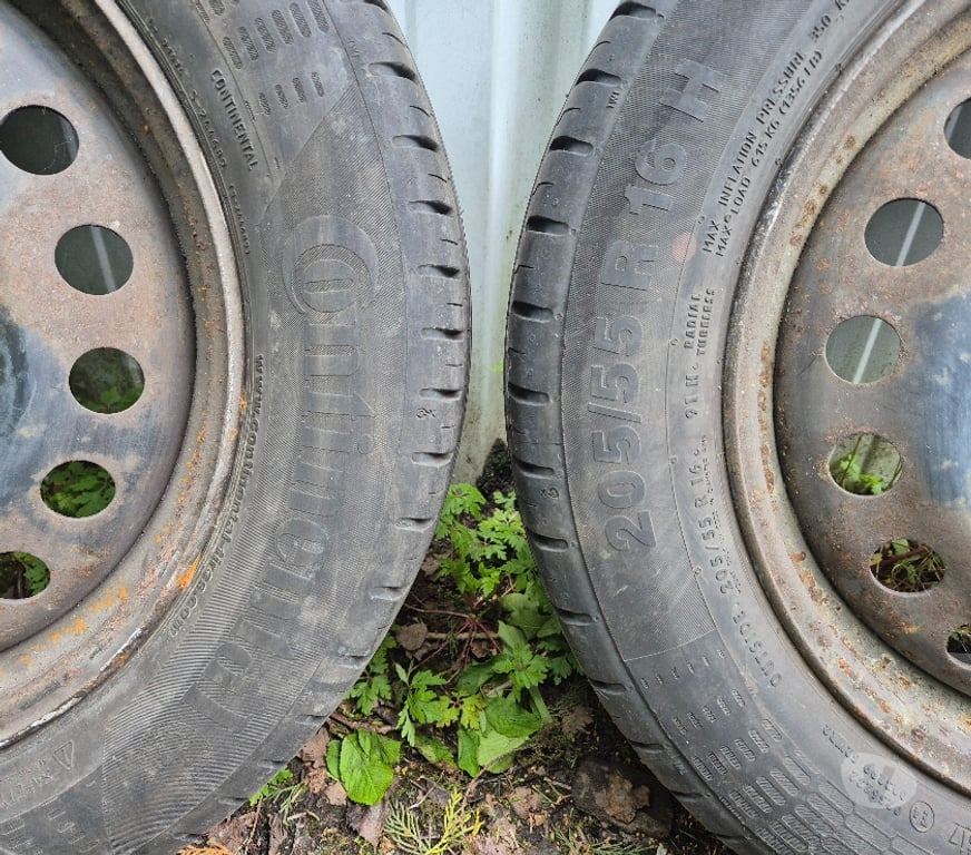 Pièces et services auto Loire St Etienne - Photos Vivastreet 2 roues été 205 55 16 91H Continental Renault Megane envoi