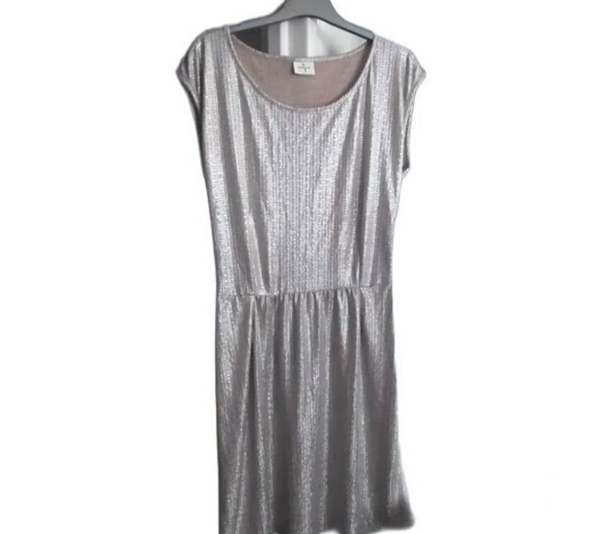 Vêtements occasion Seine-Saint-Denis Montreuil - 93100 - Photos Vivastreet Robe pour les fêtes