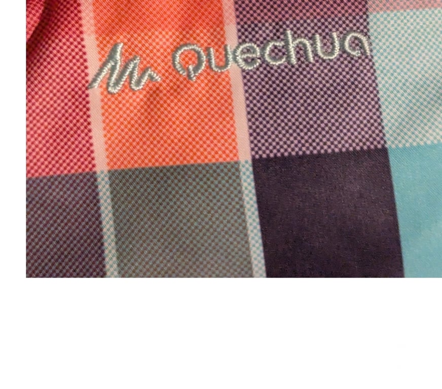 Vêtements bébés Nièvre Corbigny - 58800 - Photos Vivastreet Manteau fillette Quechua multicolore 18 m