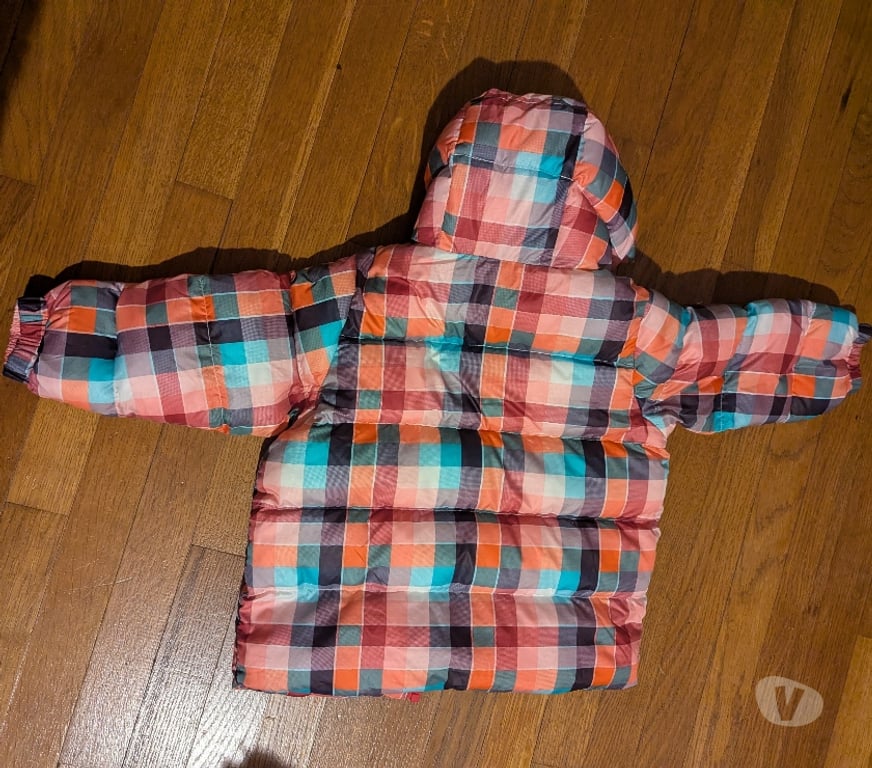 Vêtements bébés Nièvre Corbigny - 58800 - Photos Vivastreet Manteau fillette Quechua multicolore 18 m