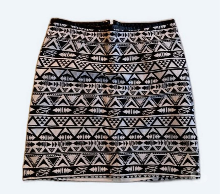 Vêtements occasion Morbihan Vannes - 56000 - Photos Vivastreet Jupe imprimé taille S