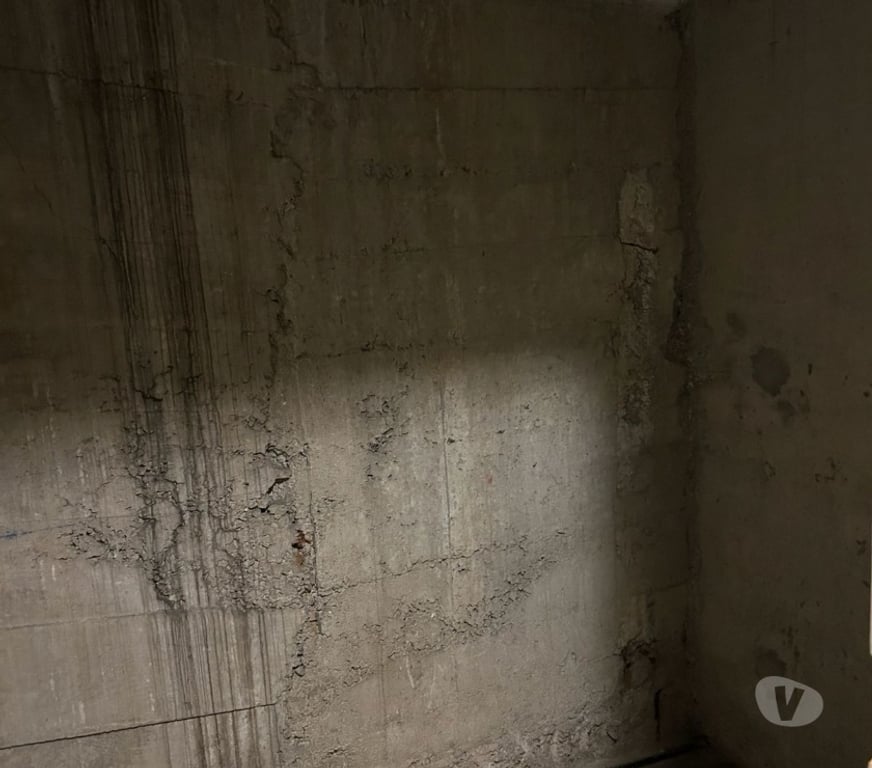 Parkings - Garages Paris Paris 8ème ardt - 75008 - Photos Vivastreet Cave saine de 3 m2 au 4ème sous-sol rue de Berri