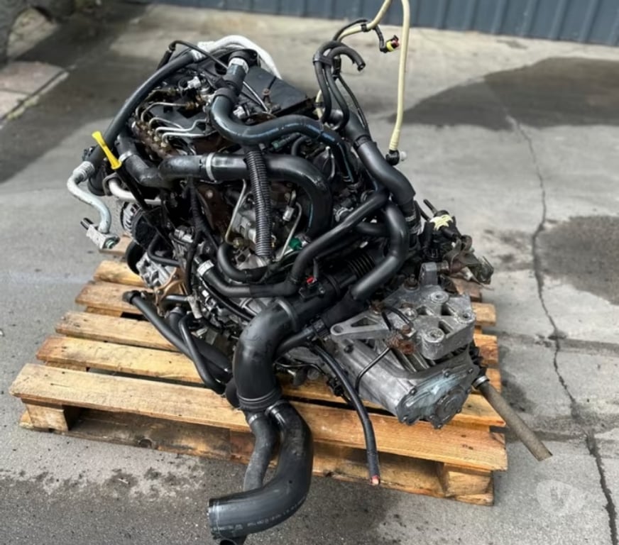 Pièces et services auto Paris Paris 1er ardt - 75001 - Photos Vivastreet Moteur Citroen 2.2 HDI code: 4HU complet, garantie