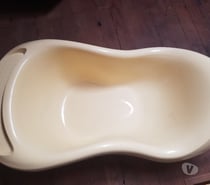 baignoire bébé jaune
