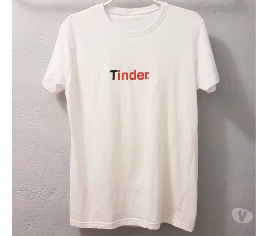 Vêtements occasion Gard Nimes - Photos Vivastreet T-shirt taille S 36 , NEUF