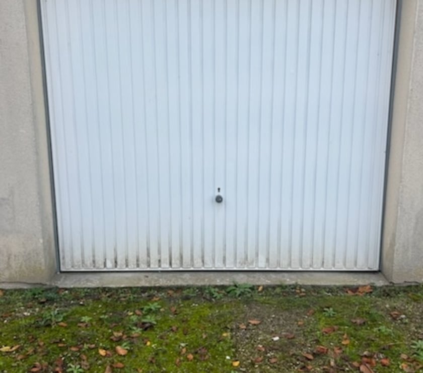 Location parking & garage Gisors Eure - Photos Vivastreet Gisors - Box 19m2