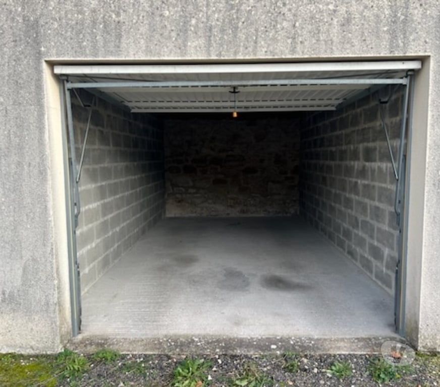 Parkings - Garages Eure Gisors - 27140 - Photos Vivastreet Gisors - Box 17m2