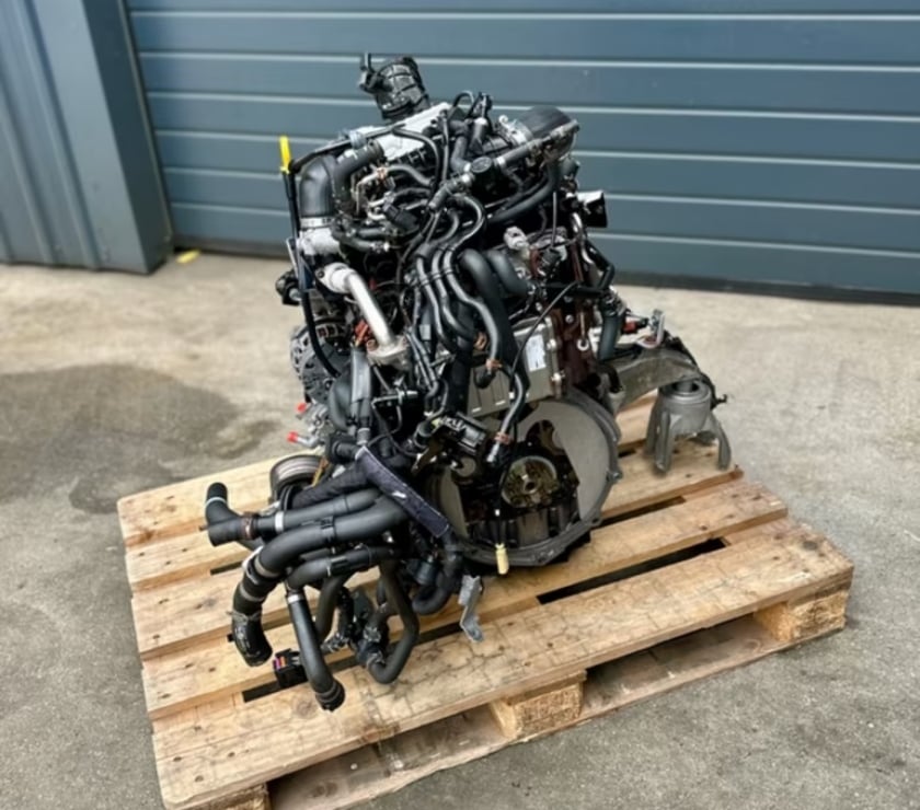 Photos Vivastreet Moteur VOLKSWAGEN 2.0 TDI code: CXG CXGA complet, garantie