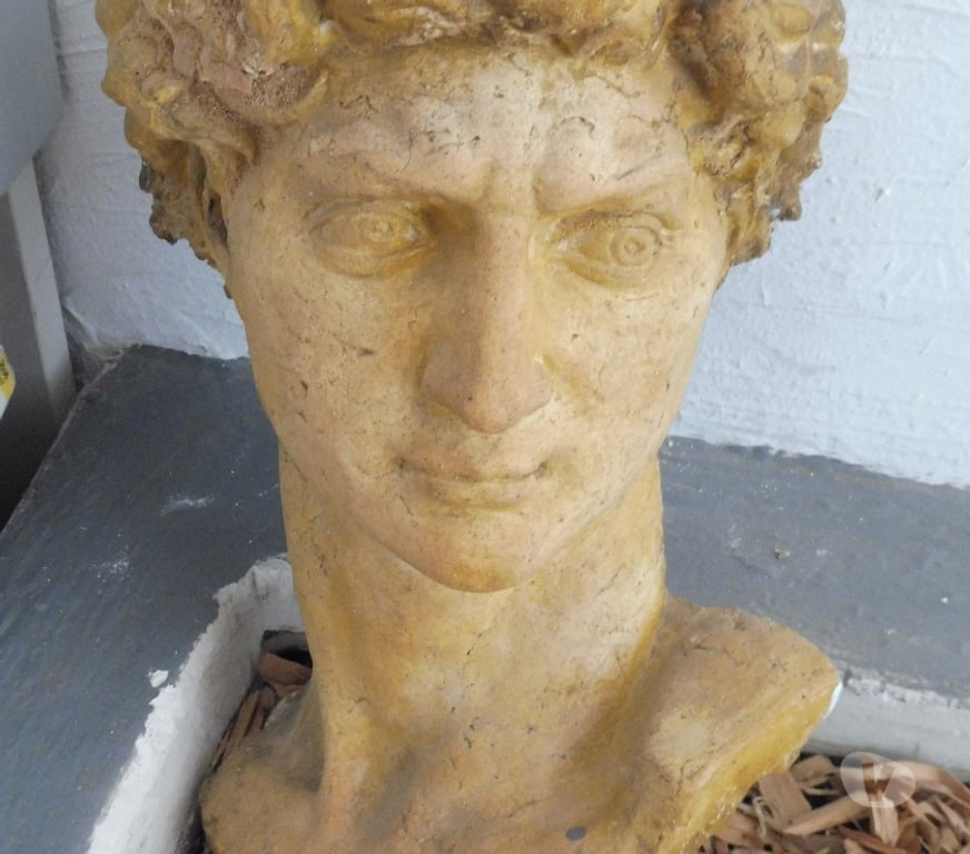 Collection Bouches-du-Rhône Le Puy Ste Reparade - 13610 - Photos Vivastreet SCULTURES bronze et terre