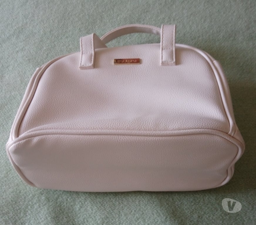 Accessoires - Bagagerie Seine-Saint-Denis La Courneuve - 93120 - Photos Vivastreet Sac neuf Ella Baché