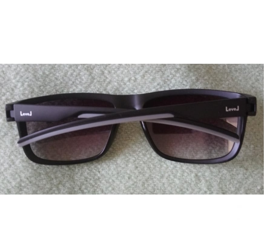 Accessoires - Bagagerie Seine-Saint-Denis La Courneuve - 93120 - Photos Vivastreet Lunette de soleil