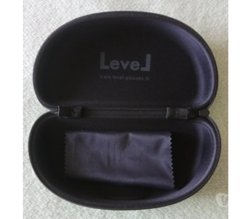 Accessoires - Bagagerie Seine-Saint-Denis La Courneuve - 93120 - Photos Vivastreet Lunette de soleil