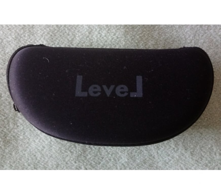 Accessoires - Bagagerie Seine-Saint-Denis La Courneuve - 93120 - Photos Vivastreet Lunette de soleil