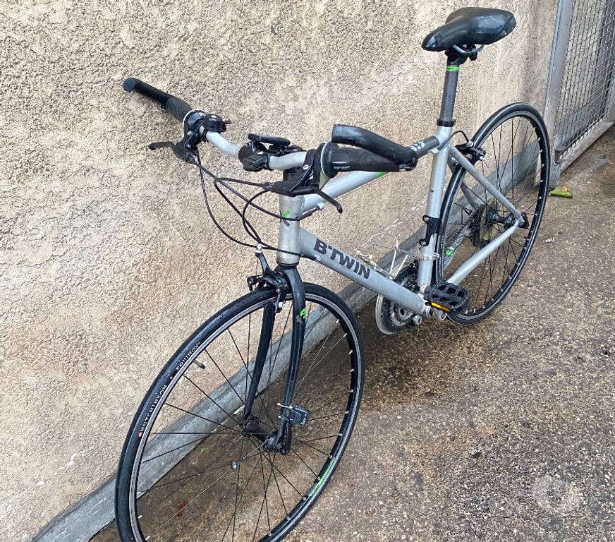 Matériel de sport Bouches-du-Rhône Marseille - Photos Vivastreet Vélo Vtc b’twin 28 Pouces