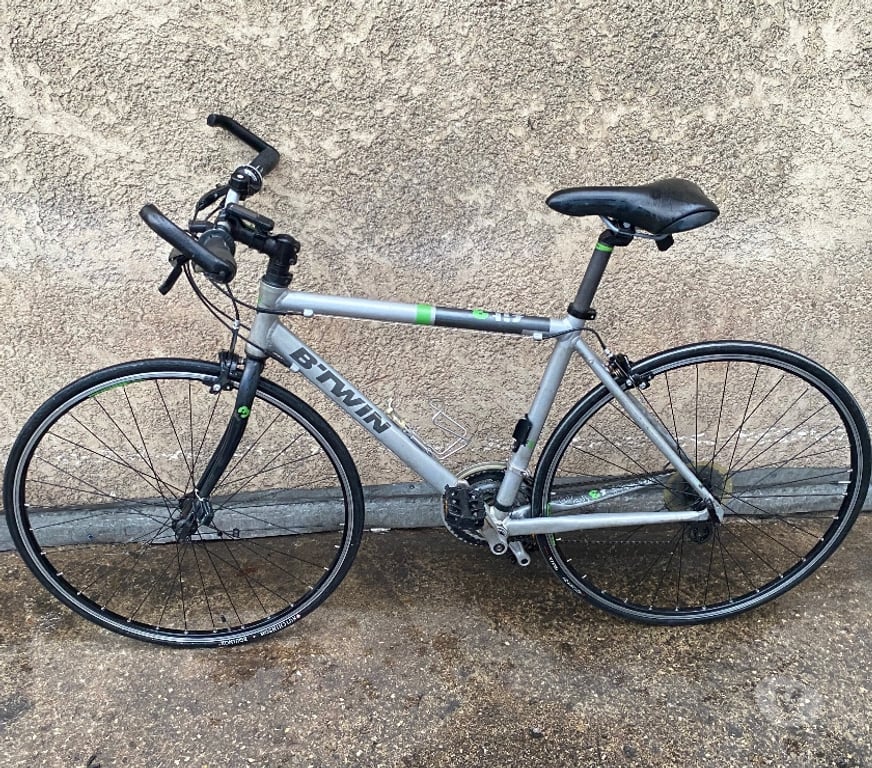 Matériel de sport Bouches-du-Rhône Marseille - Photos Vivastreet Vélo Vtc b’twin 28 Pouces