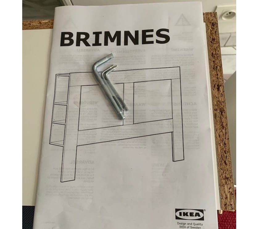 Ameublement & art de la table Essonne Bievres - 91570 - Photos Vivastreet Tête lit IKEA Brimnes rangements des 2 cotés