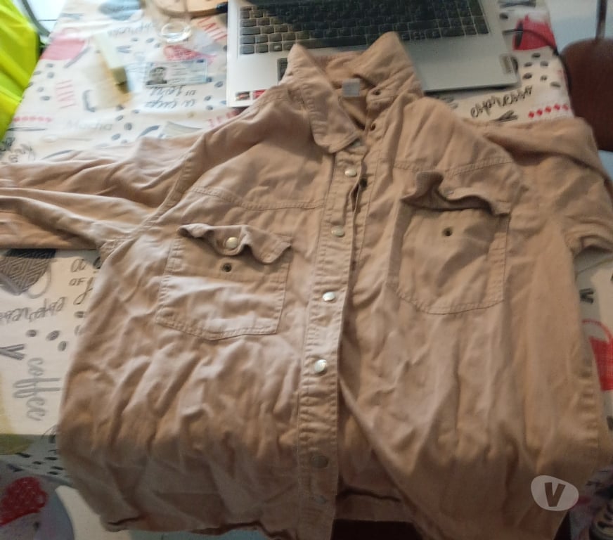 Vêtements occasion Charente Barbezieux St Hilaire - Photos Vivastreet chemise homme John BANER