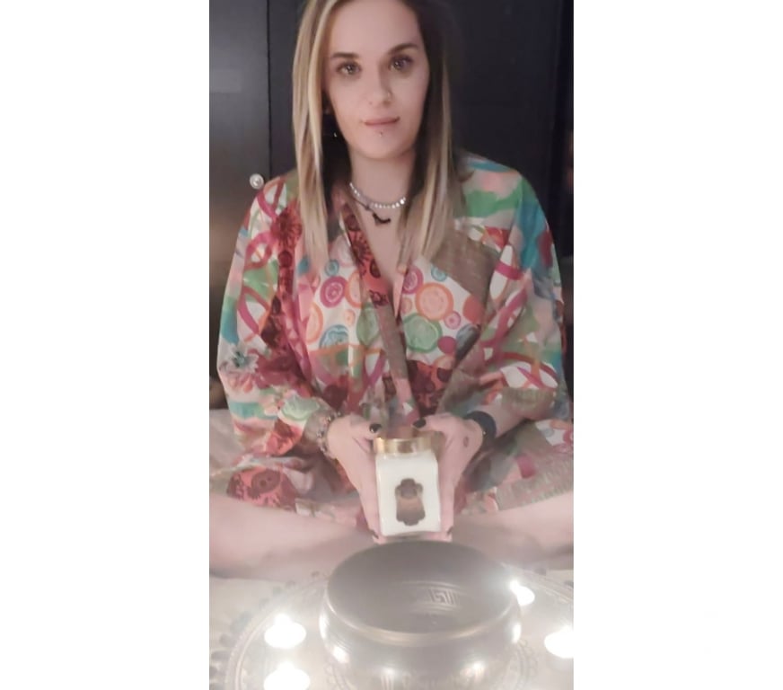 Massages Bouches-du-Rhône Marignane - 13700 - Photos Vivastreet Massage tantrique quatre mains.