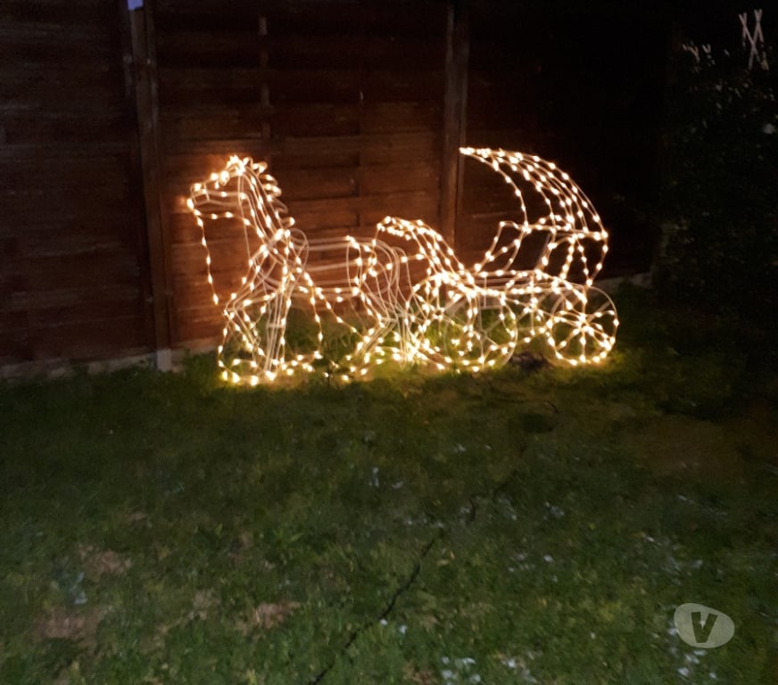  Bouches-du-Rhône Aubagne - 13400 - Photos Vivastreet Calèche décorative lumineuse LED