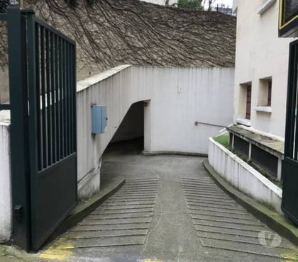 Location parking & garage Paris 20ème ardt Paris - Photos Vivastreet LOCATION d'un GRAND BOX