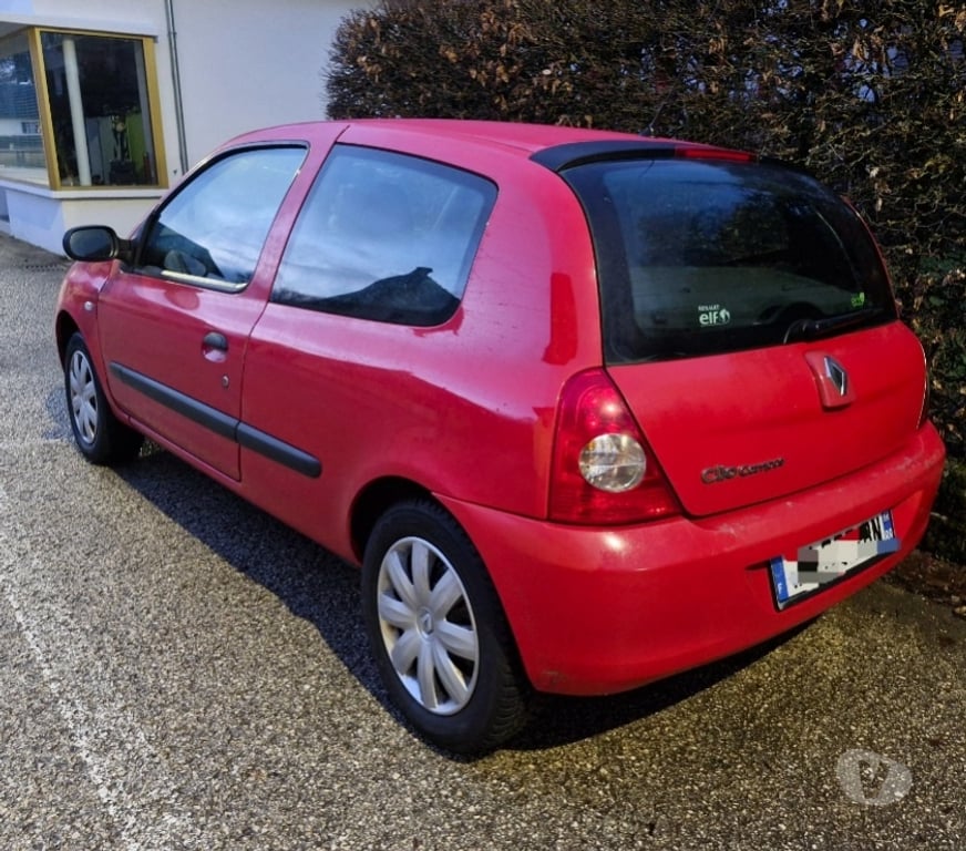 Voiture d'occasion Vosges St Etienne les Remiremont - 88200 - Photos Vivastreet Renault Clio 1.2 essence eco2 60 ch - 1 ere main