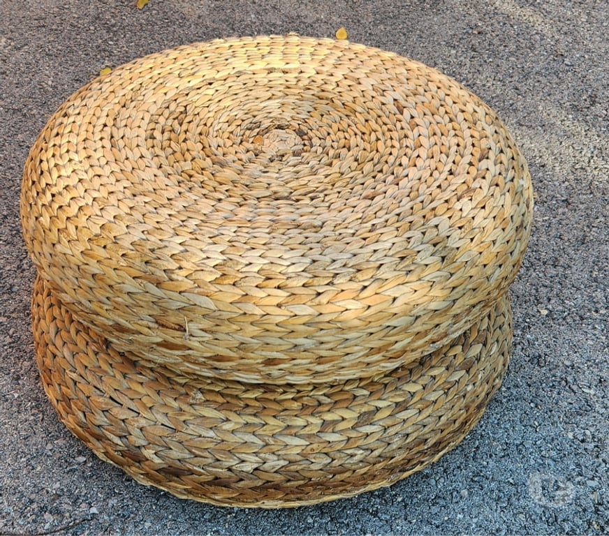 Décoration - art Bouches-du-Rhône Marseille - Photos Vivastreet 2 Poufs en rotin d'Ikea