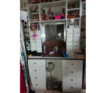 Bureau ou coiffeuse bois en blanc très costo