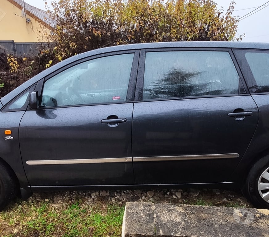 Autre Véhicules Occasion Seine-et-Marne St Germain sur Morin - 77860 - Photos Vivastreet A Vendre Toyota Avensis Verso D4D Diesel