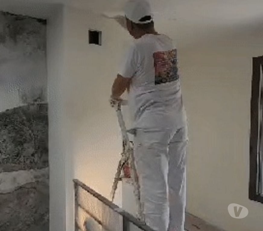 Artisans & dépannages Seine-Saint-Denis Montreuil - 93100 - Photos Vivastreet Peintre en bâtiment pro enduiseur