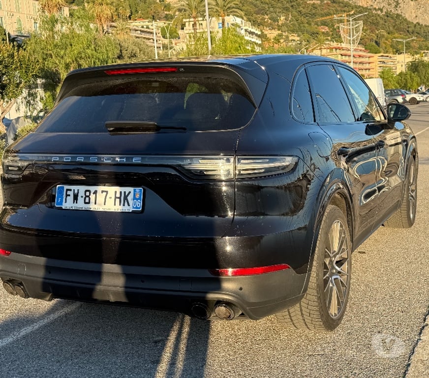 Voiture d'occasion Alpes-Maritimes Menton - 06500 - Photos Vivastreet Porsche Cayenne hybride