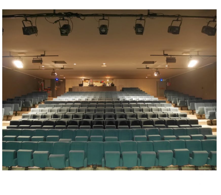 Spectacles Creuse Gueret - 23000 - Photos Vivastreet 2 places pour le spectacle " Renaissance " mardi à Guéret