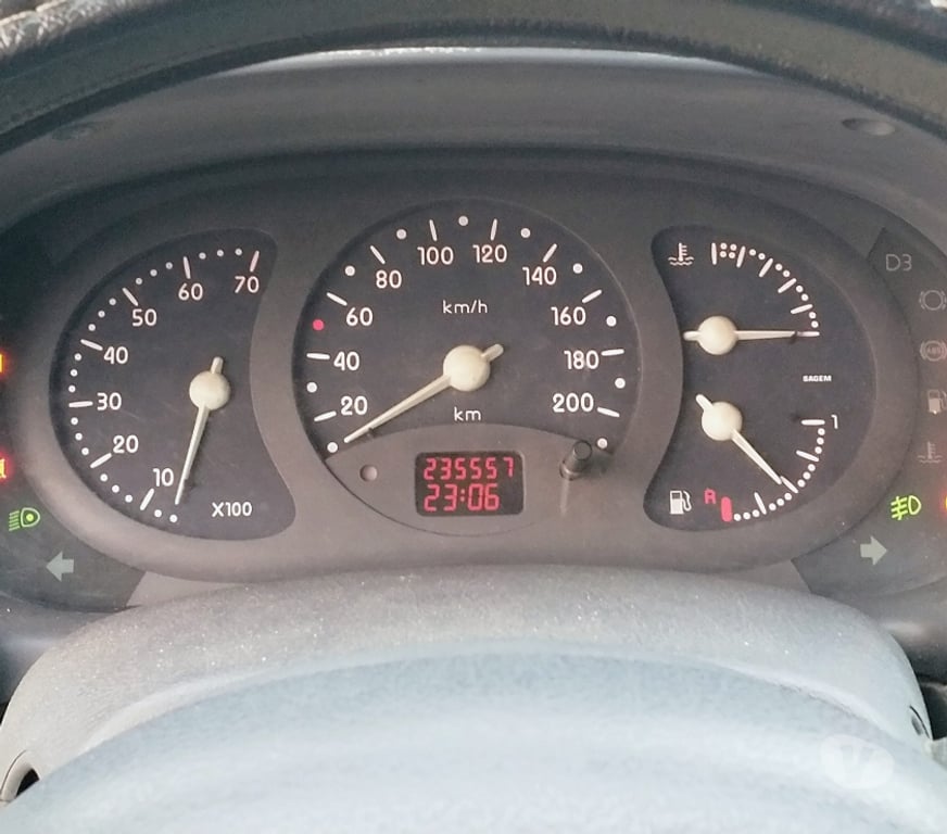 Voiture d'occasion Maine-et-Loire Le Fresne sur Loire - 49123 - Photos Vivastreet Renault Clio II 1.9D 65 – 1998