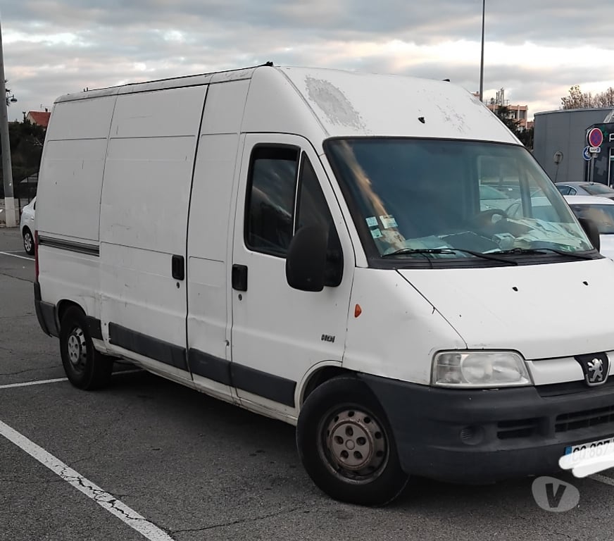 Véhicules commerciaux & utilitaires d'occasion Bouches-du-Rhône Marignane - 13700 - Photos Vivastreet Boxer 2006 Peugeot