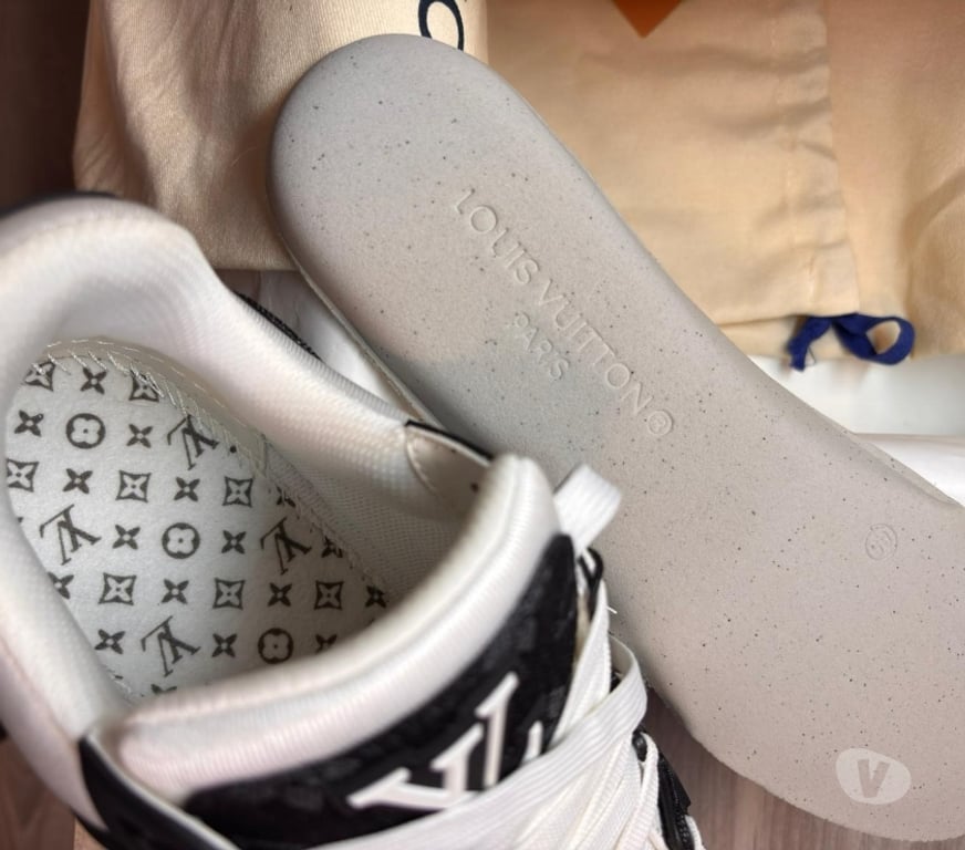 Chaussures Aisne Moulins - 02160 - Photos Vivastreet Paire de Louis Vuitton Traîner Black