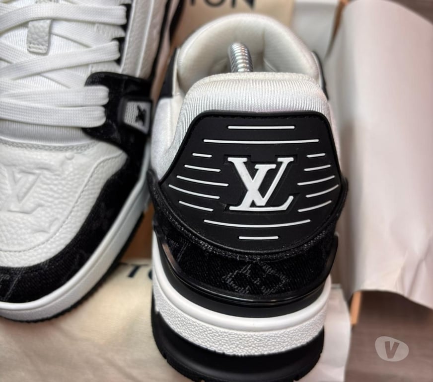 Chaussures Aisne Moulins - 02160 - Photos Vivastreet Paire de Louis Vuitton Traîner Black