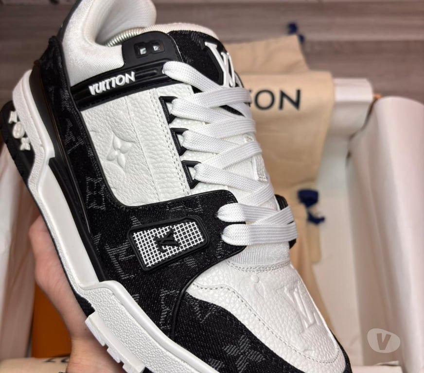 Chaussures Aisne Moulins - 02160 - Photos Vivastreet Paire de Louis Vuitton Traîner Black