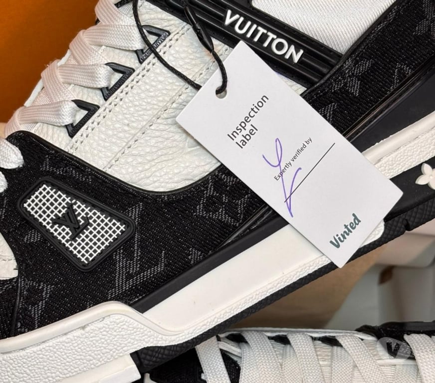 Chaussures Aisne Moulins - 02160 - Photos Vivastreet Paire de Louis Vuitton Traîner Black