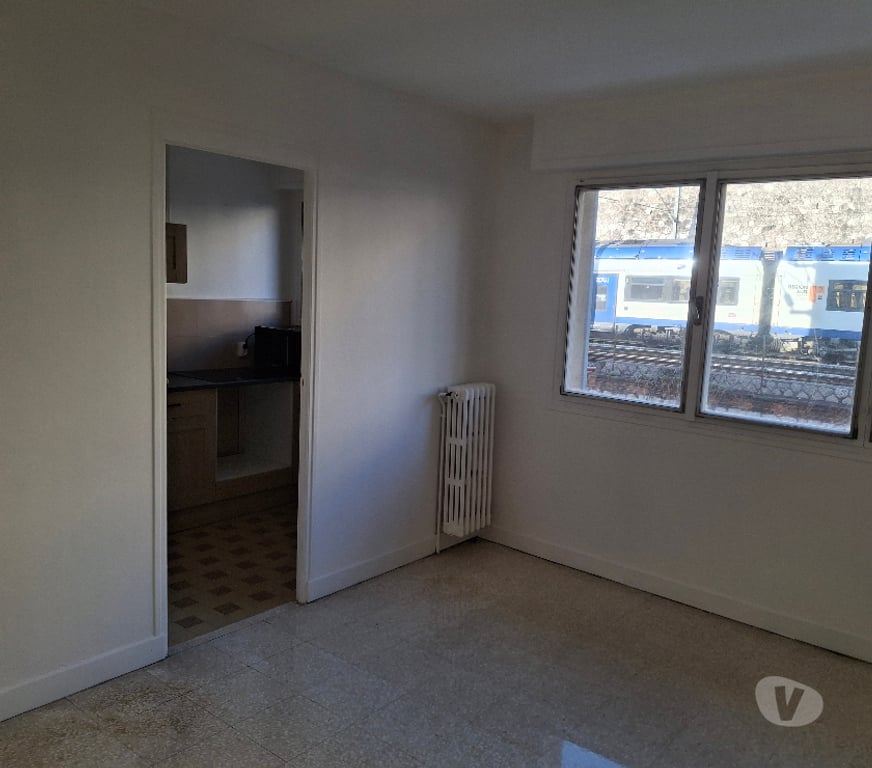 Location appartement Alpes-Maritimes Menton - 06500 - Photos Vivastreet loue grand studio