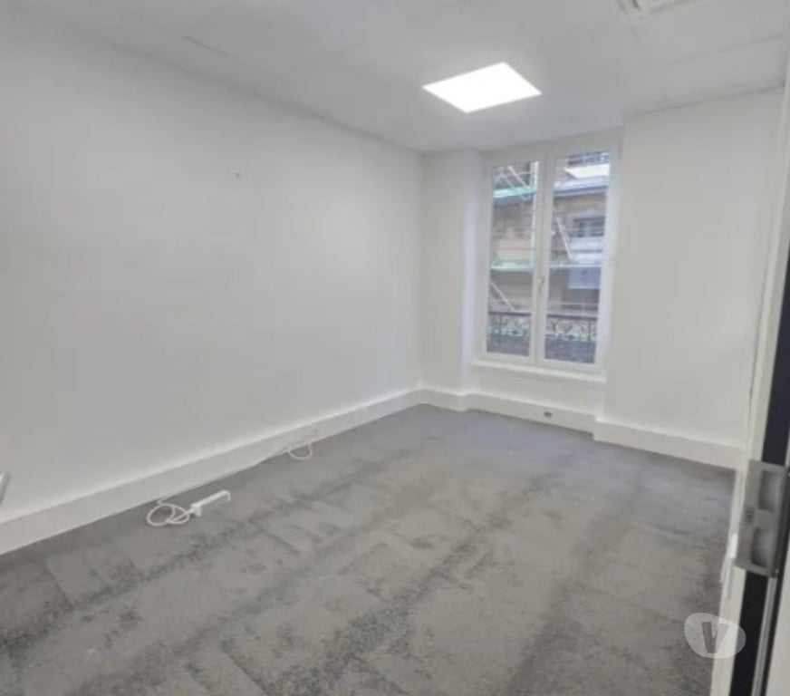 Location appartement Paris Paris 8ème ardt - 75008 - Photos Vivastreet Local 120m2 avec extraction - Paris 8 Avenue Matignon - Urge