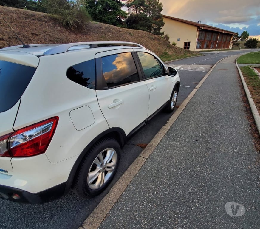Voiture d'occasion Loire St Etienne - Photos Vivastreet NISSAN QASHQAI SUV 2WD DIESEL 2011 EN TRES BON ETAT