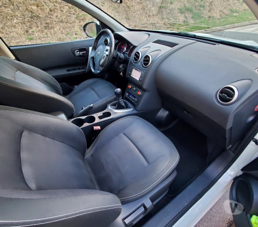 Voiture d'occasion Loire St Etienne - Photos Vivastreet NISSAN QASHQAI SUV 2WD DIESEL 2011 EN TRES BON ETAT