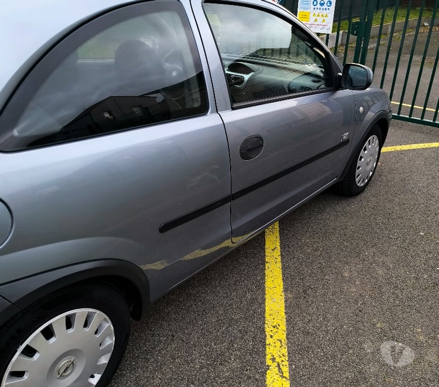 Voiture d'occasion Nord Douai - 59500 - Photos Vivastreet Opel corsa 1.2 essence
