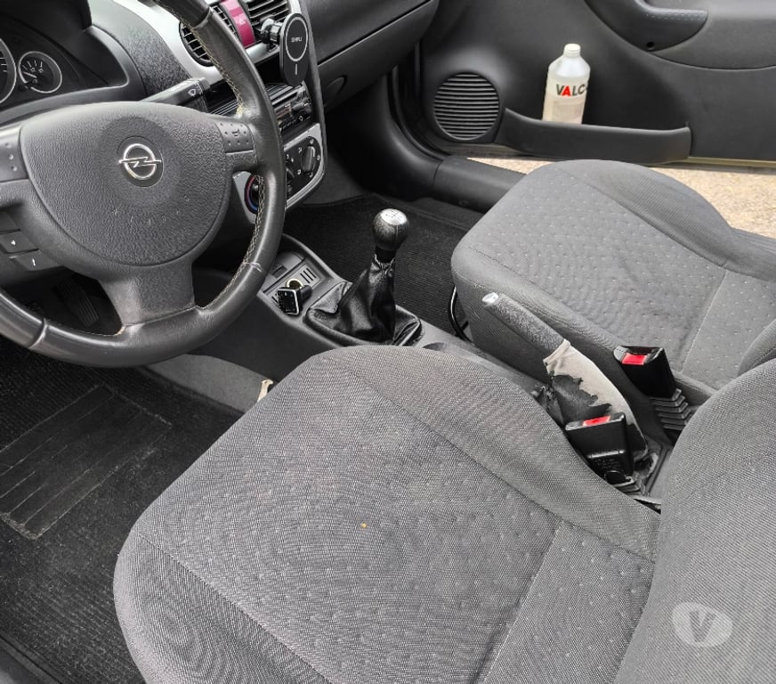 Voiture d'occasion Nord Douai - 59500 - Photos Vivastreet Opel corsa 1.2 essence